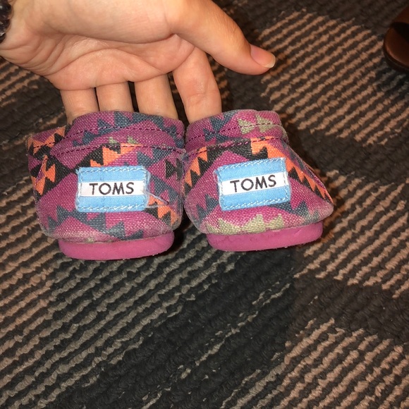 Toms!! - Picture 2 of 3